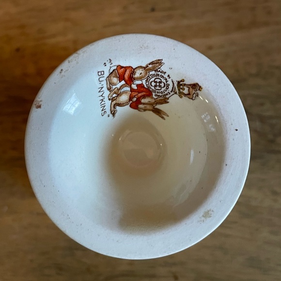 Vintage Royal Doulton Bunnykins egg cup. - Picture 2 of 4